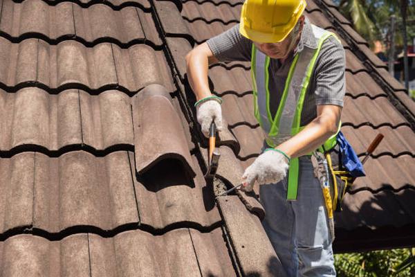 Navigating Insurance Claims for Roof Replacement in Hialeah